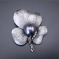Brož Květ s perlou 3866